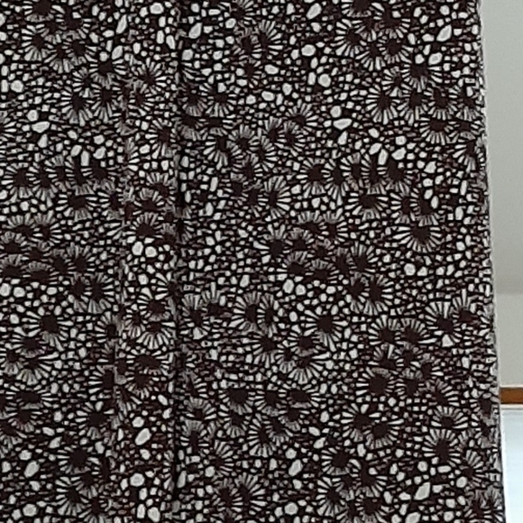 Brown print sleeveless dress. - Picture 4 of 8